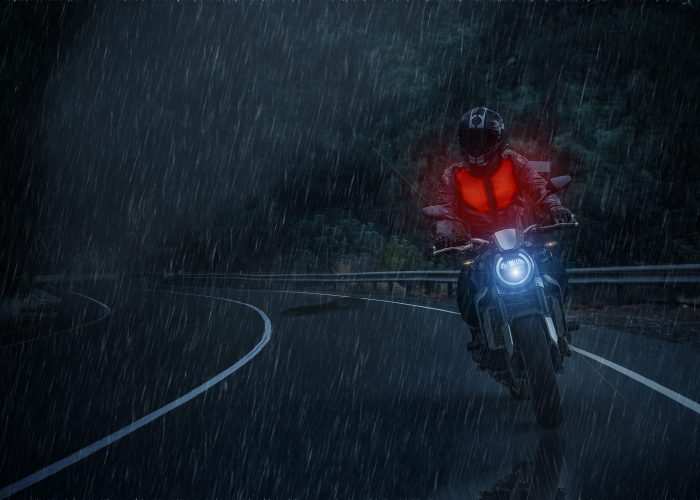 Motorradfahrer_Regen